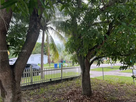 931 NW 34th Way Lauderhill FL 33311