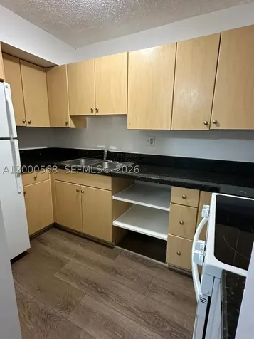 4717 NW 7th Street Miami FL 33126