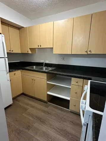 4717 NW 7th Street Miami FL 33126