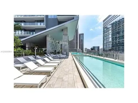 68 SE 6th Street Miami FL 33131