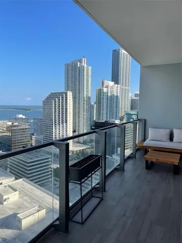 68 SE 6th Street Miami FL 33131