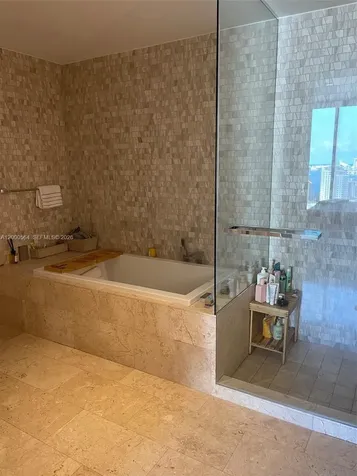 68 SE 6th Street Miami FL 33131