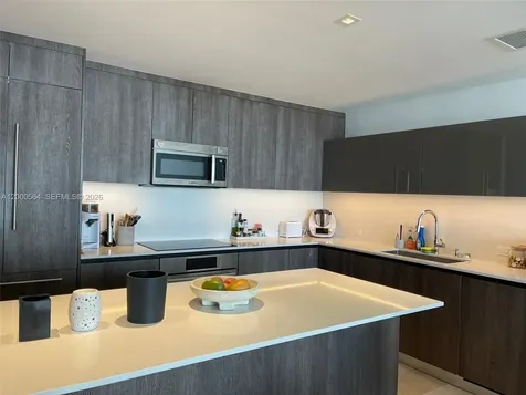 68 SE 6th Street Miami FL 33131
