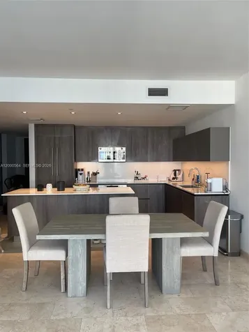 68 SE 6th Street Miami FL 33131
