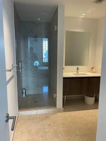 68 SE 6th Street Miami FL 33131