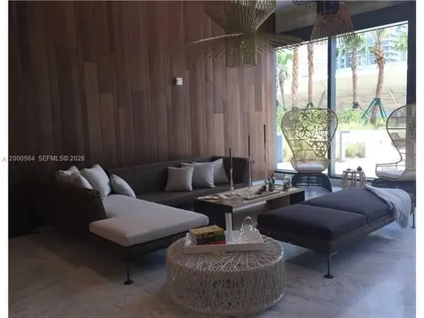68 SE 6th Street Miami FL 33131