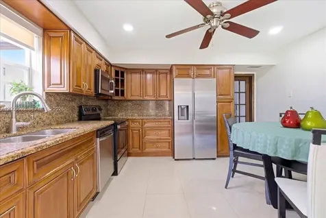 8197 W 14th Court Hialeah FL 33014