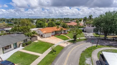 8197 W 14th Court Hialeah FL 33014