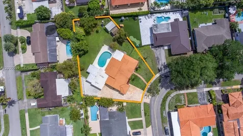 8197 W 14th Court Hialeah FL 33014