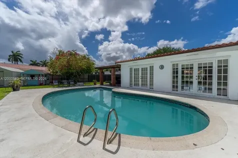 8197 W 14th Court Hialeah FL 33014