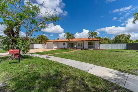 8197 W 14th Court Hialeah FL 33014