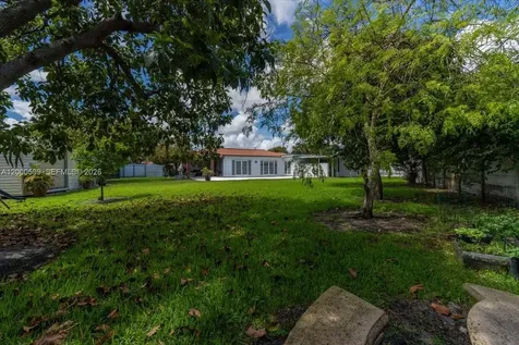 8197 W 14th Court Hialeah FL 33014