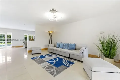 8197 W 14th Court Hialeah FL 33014