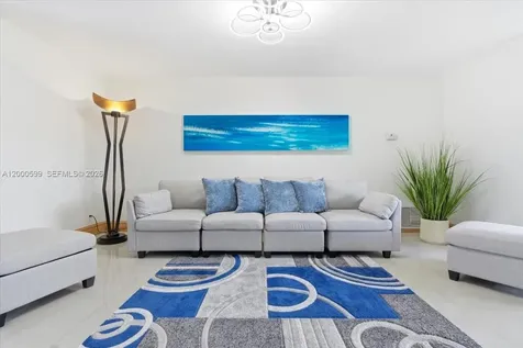 8197 W 14th Court Hialeah FL 33014
