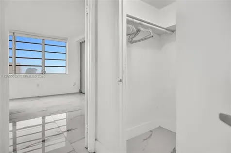 1750 NE 191st Street Miami FL 33179