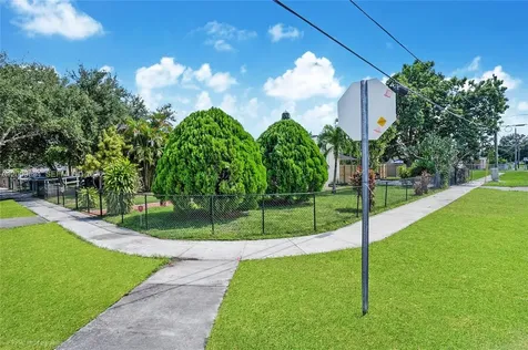 2990 NW 50th Street Miami FL 33142