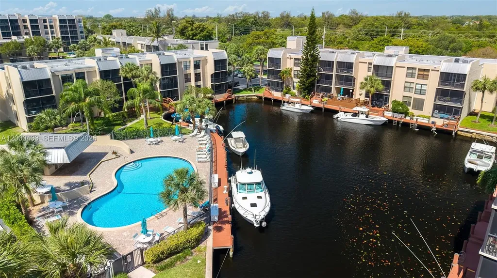 16 Royal Palm Way Boca Raton FL 33432
