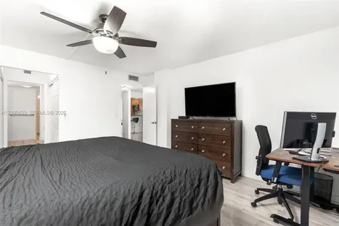 16 Royal Palm Way Boca Raton FL 33432