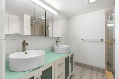 16 Royal Palm Way Boca Raton FL 33432