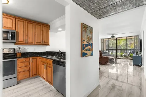 16 Royal Palm Way Boca Raton FL 33432