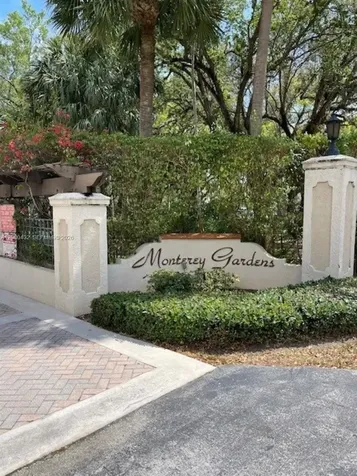 8601 SW 68th Court Pinecrest FL 33156