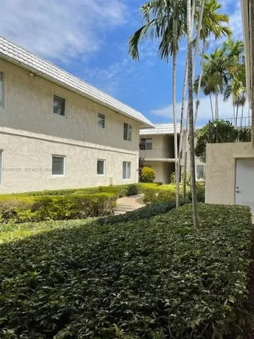8601 SW 68th Court Pinecrest FL 33156
