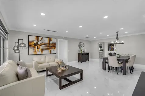 7875 NW 174th Terrace Hialeah FL 33015