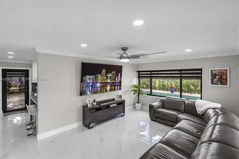 7875 NW 174th Terrace Hialeah FL 33015