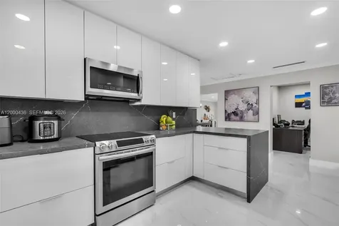 7875 NW 174th Terrace Hialeah FL 33015