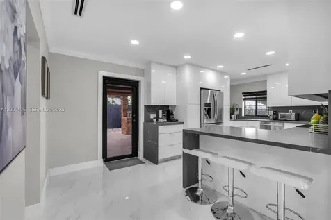7875 NW 174th Terrace Hialeah FL 33015