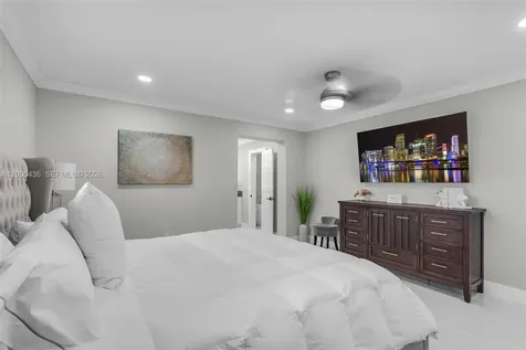 7875 NW 174th Terrace Hialeah FL 33015