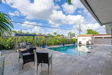 7875 NW 174th Terrace Hialeah FL 33015