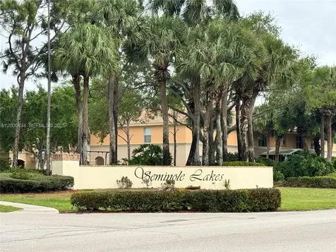 435 Rainbow Springs Terrace Royal Palm Beach FL 33411