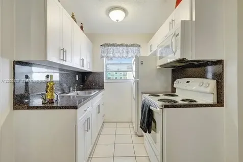 2145 Pierce Street Hollywood FL 33020