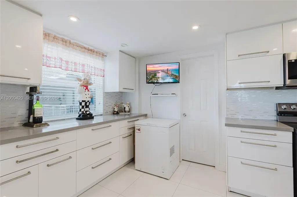3800 Hillcrest Drive Hollywood FL 33021