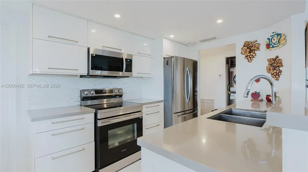 3800 Hillcrest Drive Hollywood FL 33021
