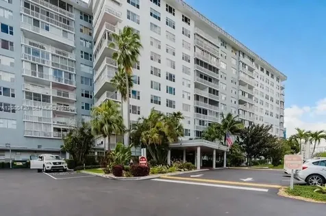3800 Hillcrest Drive Hollywood FL 33021