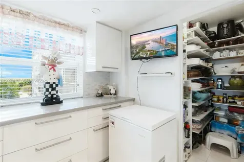 3800 Hillcrest Drive Hollywood FL 33021