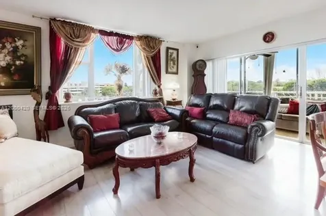 3800 Hillcrest Drive Hollywood FL 33021
