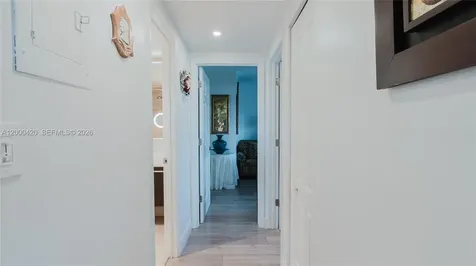 3800 Hillcrest Drive Hollywood FL 33021