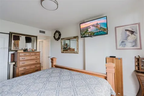 3800 Hillcrest Drive Hollywood FL 33021