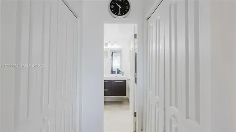 3800 Hillcrest Drive Hollywood FL 33021