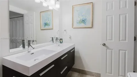 3800 Hillcrest Drive Hollywood FL 33021