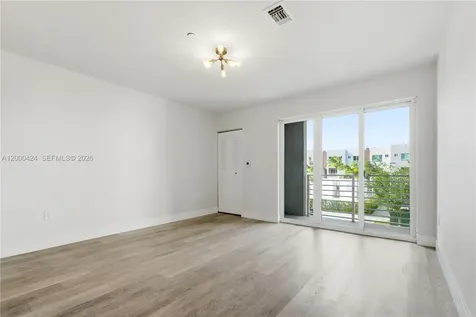 2505 NE 193rd Street Miami FL 33180