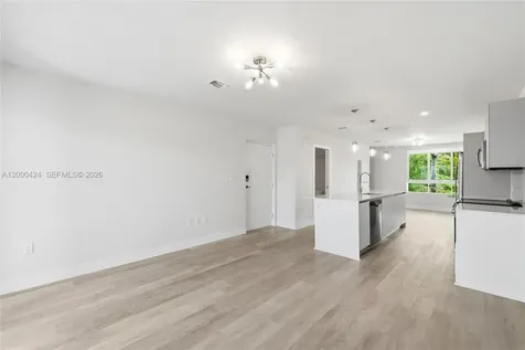 2505 NE 193rd Street Miami FL 33180