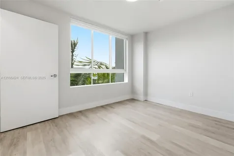 2505 NE 193rd Street Miami FL 33180