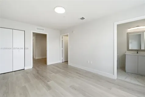 2505 NE 193rd Street Miami FL 33180