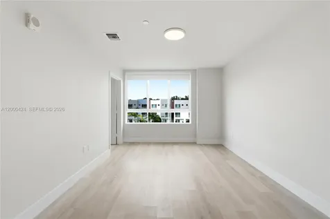 2505 NE 193rd Street Miami FL 33180