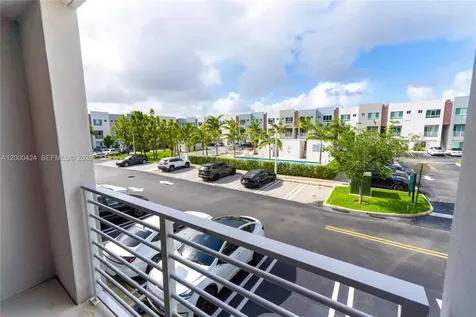 2505 NE 193rd Street Miami FL 33180