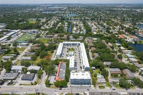 2505 NE 193rd Street Miami FL 33180